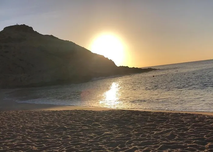 Сasa de vacaciones Secluded Retreat With 5-star Amenities *