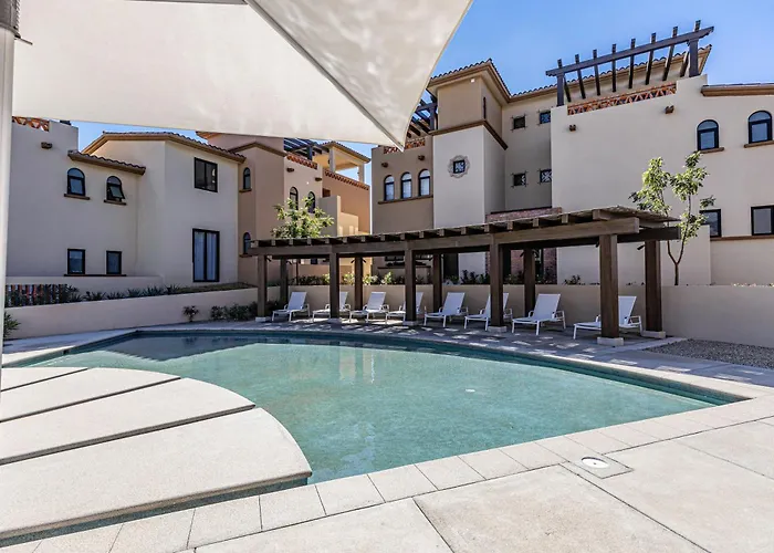 Сasa de vacaciones Secluded Retreat With 5-star Amenities *